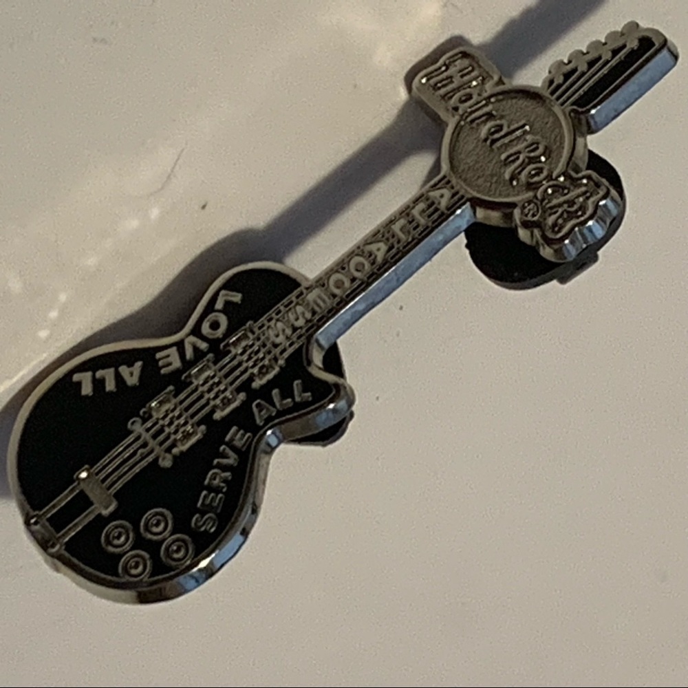 Hard Rock Hotel All Access Les Paul Guitar Pin Hrh Chicago Patch Collectible